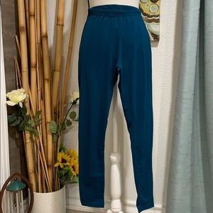 Hot Kiss Leggings - size Small / Medium